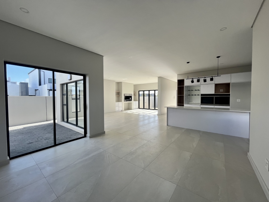 4 Bedroom Property for Sale in Sandown Western Cape